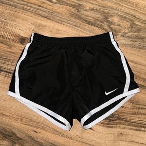 Girls Nike Tempo shorts